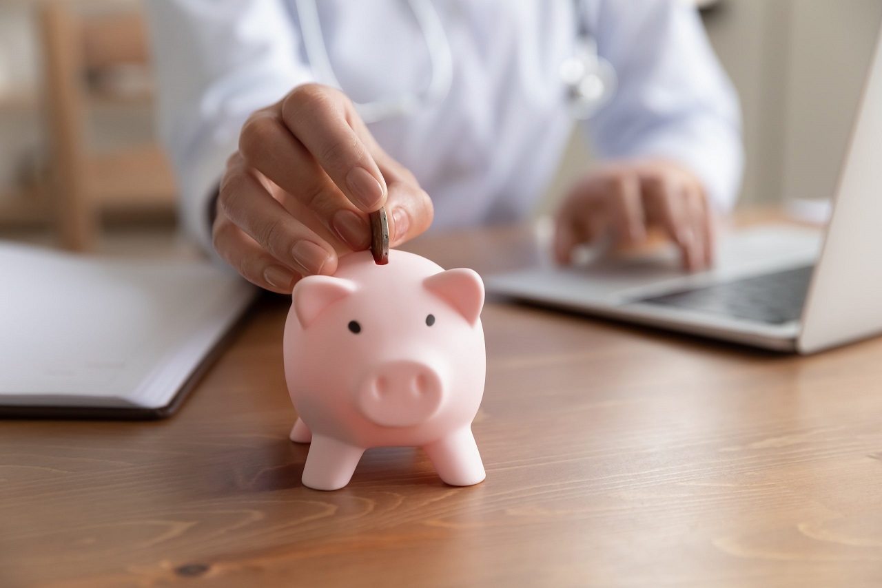Valutazione del costo di un software gestionale per studio dentistico: confronto tra canone mensile, quota di attivazione e servizi inclusi